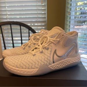 KD basketball shoes only worn 1 time